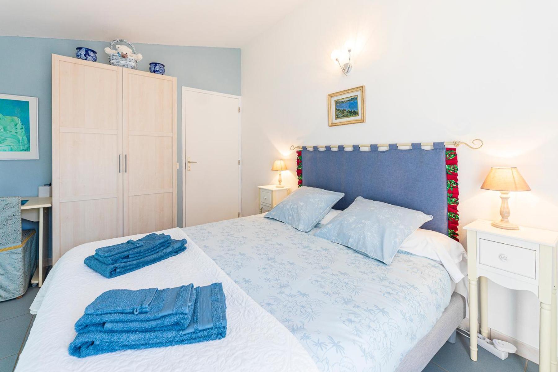 La Bastide Des Roses Bed & Breakfast Saint-Julien-d'Asse Exterior photo